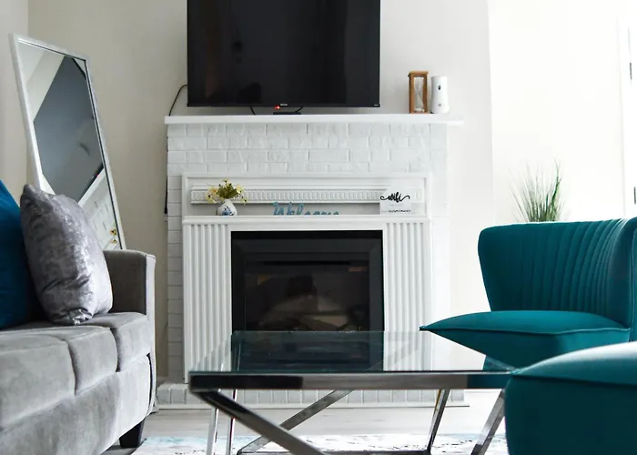 Serene Condo W/ Led Lights In Heart Of Raleigh