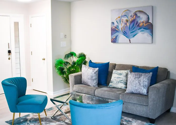 Serene Condo W/ Led Lights In Heart Of Raleigh